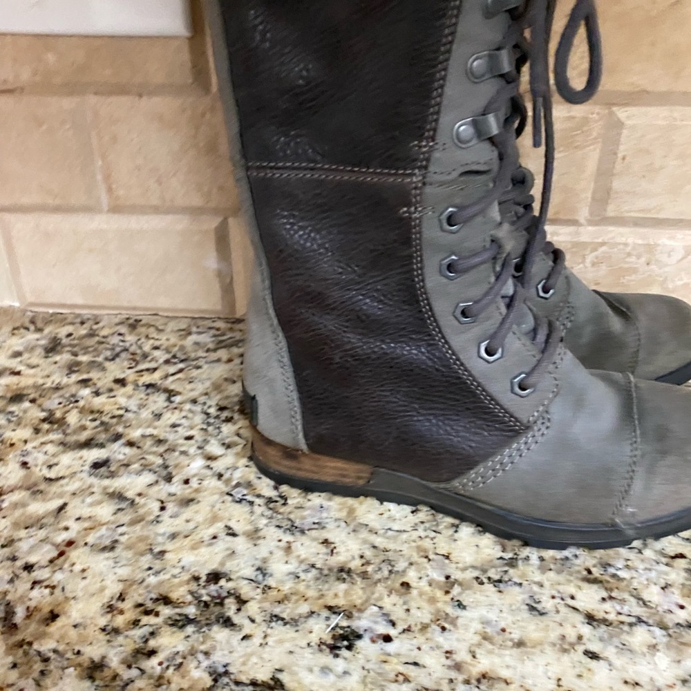 SOREL boots - Picture 2 of 6